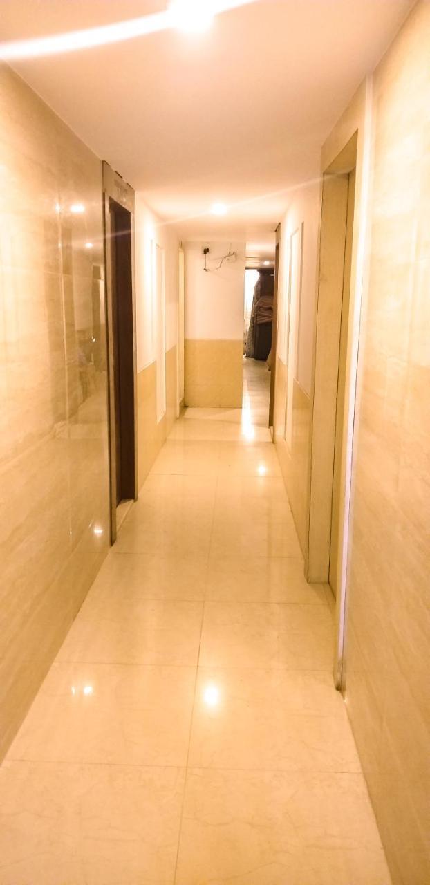 Hotel Alibaba Мумбаи Экстерьер фото